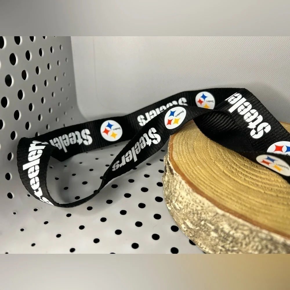 Pittsburgh Steelers Unisex Detachment Buckle Key Lanyard Black & White w/Logo